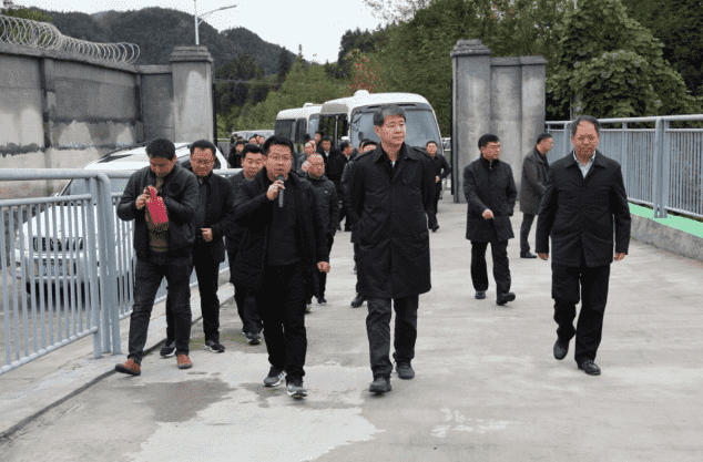 中央第五生态环境保护督察组到市水投公司督查坝黄镇龙井坝饮用水水源地上移工程