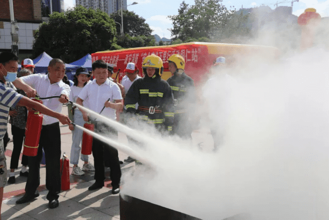 市城投集团公司参加2020年全市安全生产宣传咨询日活动