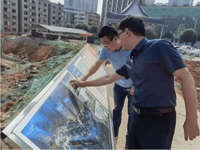 铜仁城投集团公司领导赴梵源建筑公司在建项目指导工作