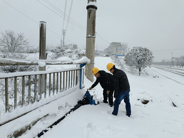 风雪无阻保供水——铜仁市城交集团铜兴供水公司开展高区管网巡检工作